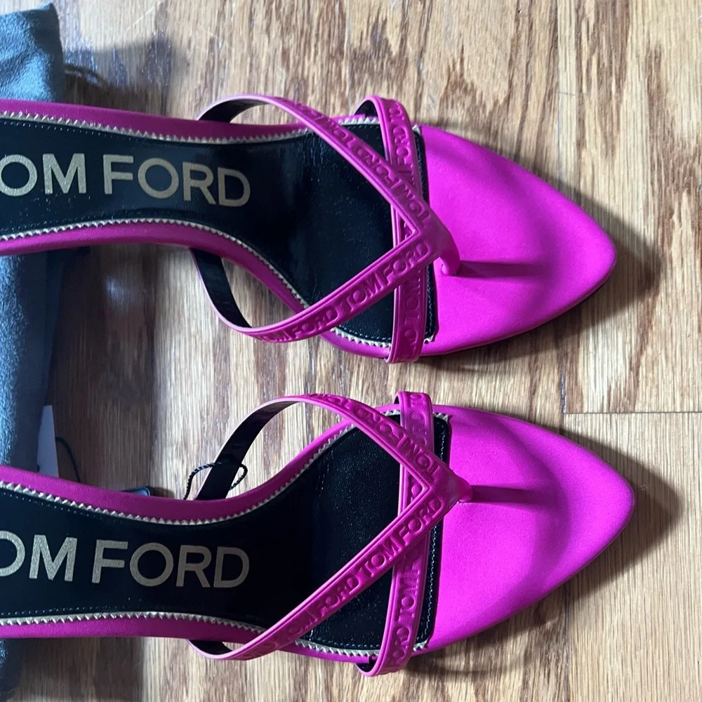 ๐SOLD๐TOM FORD EMBOSSED LEATHER LOGO THONG SANDAL In 37.5 - Picture 4 of 8